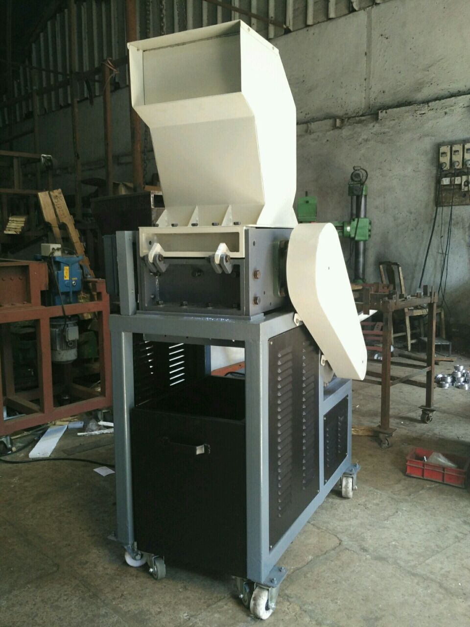 Plastic Shredder Machine